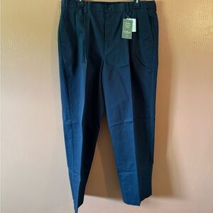 L.L. Bean Men’s Navy Classic Fit Chino Pants –Size 37x32 – NWT  Everyday Comfort